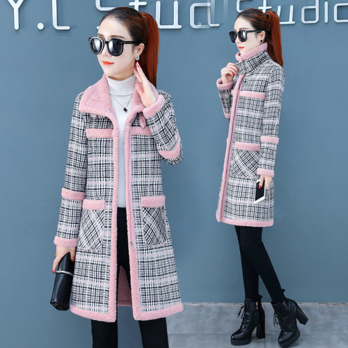 2024 winter new style imitation lamb wool popular printed coat plaid thickened velvet mid-length versatile coat for women