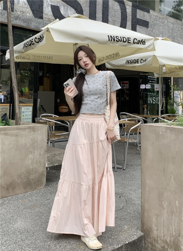 Actual shot ~ Smiling face style, versatile slimming short T-shirt + pink skirt, new skirt for women, two-piece set for small people