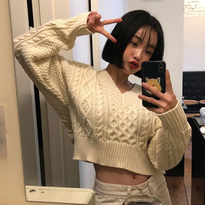 Autumn and winter Korean style chic retro loose twist bat sleeve design back strap v-neck short sweater for women trendy