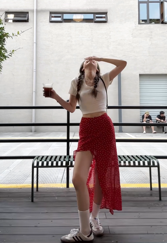 Actual shot and real price. Short slim T-shirt top + irregular floral skirt.