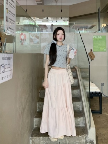 Actual shot ~ Smiling face style, versatile slimming short T-shirt + pink skirt, new skirt for women, two-piece set for small people