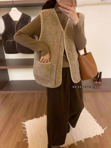 2024 Autumn and Winter New Loose, Casual and Versatile Korean Style Loose, Slim, Lazy Imitation Lamb Hair Vest