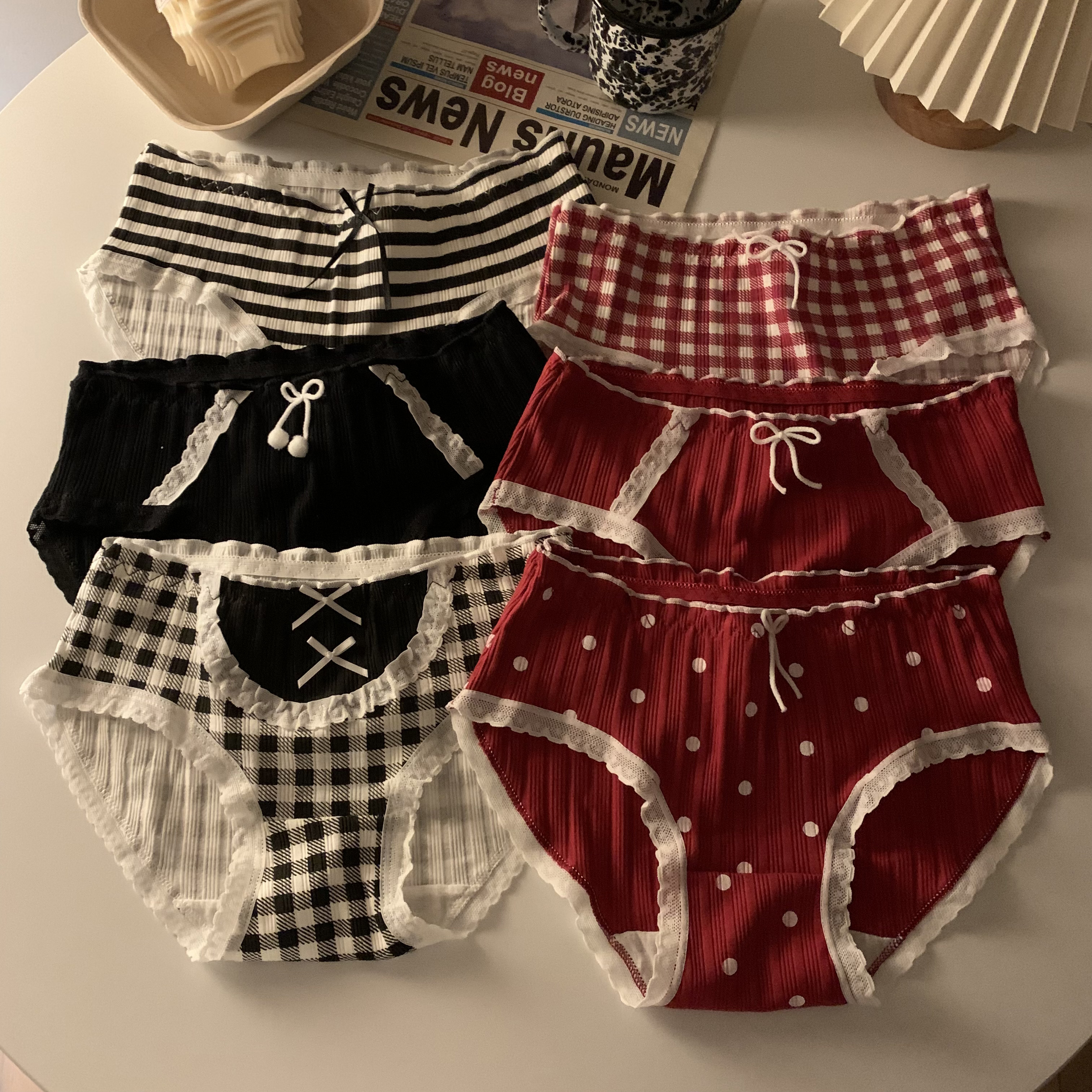 Actual shot of Japanese underwear, feminine red bow, pure cotton, versatile plaid breathable briefs, 3-pack
