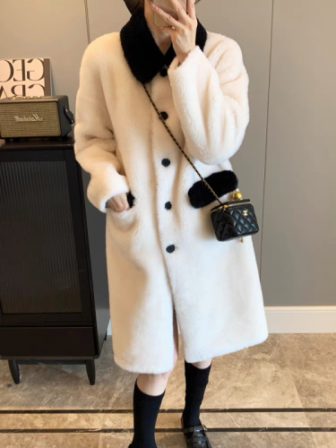 2024 Autumn Clothing Black and White Small Fragrance Style Contrast Color Lamb Velvet Jacket Women's Mid-Length Korean Style Versatile Style