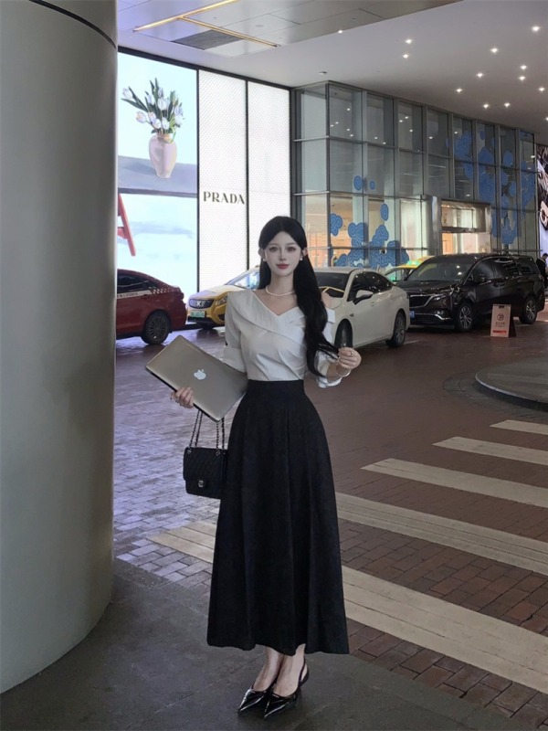 Real price, real shot, niche design, asymmetrical cross-collar shirt top + skirt, mid-length skirt