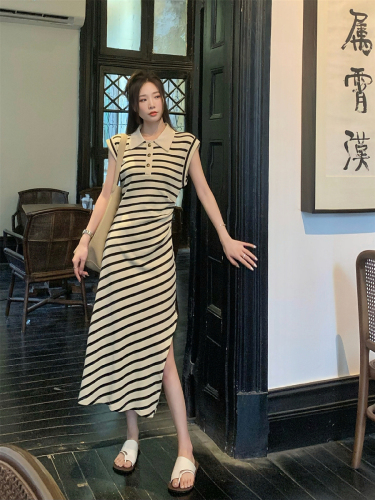 Dress Women's Summer Korean Version 2024 New Style Small Flying Sleeves Contrast Color Striped Waist Slimming A-Line Long Skirt