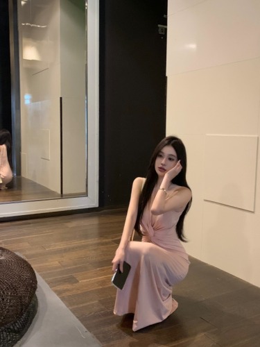 Real shot Sleeveless solid color simple sleeveless pure desire summer waist twist twist temperament elastic casual long skirt