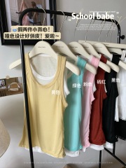 Real shot of fake two-piece contrasting color sleeveless off-shoulder vest women's summer design stitching slim outer top