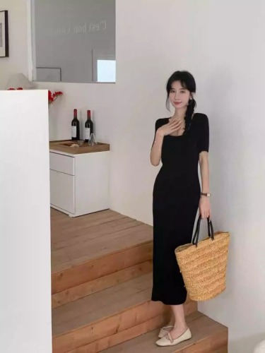 Ice Silk Drape Dress Women's Summer 2024 New Mid-Sleeve Black Square Neck Slim Fit Long Dress Women's Summer