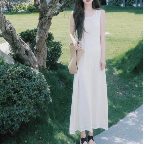 Seaside vacation white Royal Sister A-line gentle style summer 2024 new goddess style exquisite and beautiful long skirt