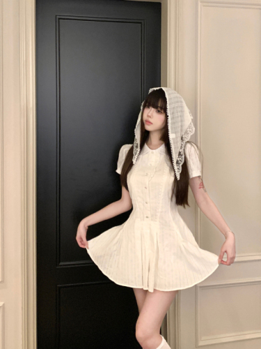 Popular design, age-reducing, versatile and slimming white dress