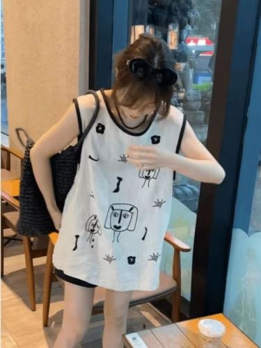 Designed cartoon embroidered sleeveless vest top for women to wear in summer, loose and slim, round neck and small waistcoat