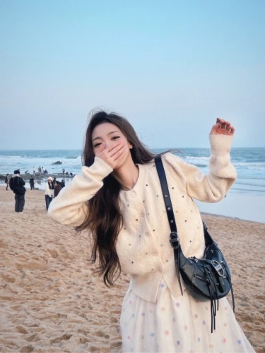 2024 Round Neck Colorful Embroidered Diamond Knit Cardigan Women's Casual Versatile Short Length High-end Petite Outerwear Top