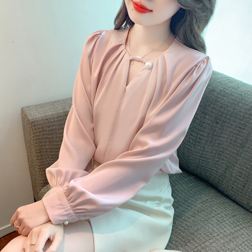 Actual shot of 2024 new autumn loose-fitting casual satin long-sleeved shirt for women with light and sophisticated design