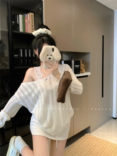 Real shot of hollow pullover sweater for women in summer thin loose lazy blouse + lace v-neck base