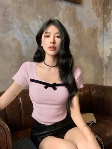 Real shot ~ Knitted sweater for women 2024 new short-sleeved summer t-shirt with contrasting color round neck temperament pure desire slim fit top