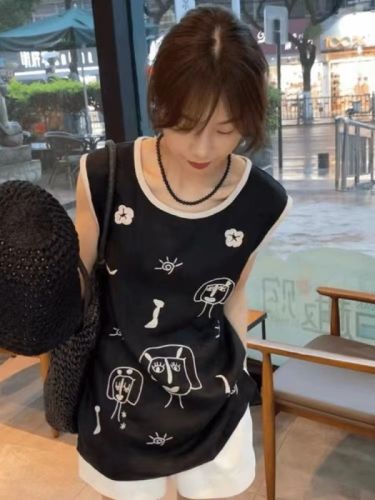 Designed cartoon embroidered sleeveless vest top for women to wear in summer, loose and slim, round neck and small waistcoat