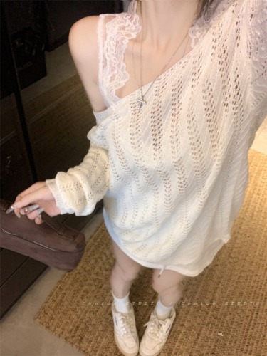 Real shot of hollow pullover sweater for women in summer thin loose lazy blouse + lace v-neck base