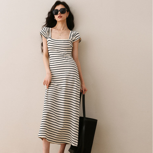 French high-end striped square-neck dress for women, summer seaside temperament, slimming and clavicle-exposed sleeveless A-line long dress