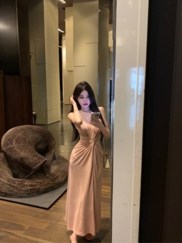 Real shot Sleeveless solid color simple sleeveless pure desire summer waist twist twist temperament elastic casual long skirt