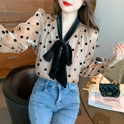 Actual shot of the new 2024 autumn and winter Korean style all-match gold velvet stitching bow tie long-sleeved shirt women's bottoming shirt