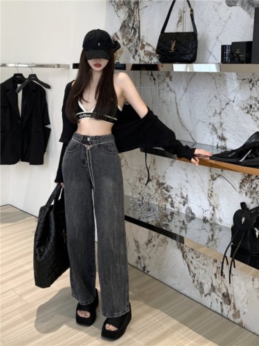 Actual shot of Korean chic high-waisted versatile washed loose slimming jeans with chain