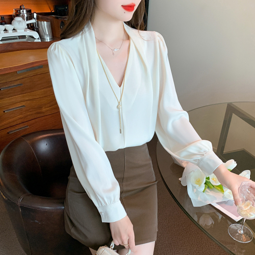 2024 Spring and Autumn V-neck white shirt women's long-sleeved satin French design niche top professional commuting top