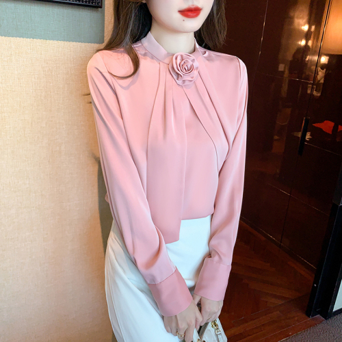 Actual shot of 2024 new women's shirt design niche autumn and winter satin fashion long-sleeved shirt