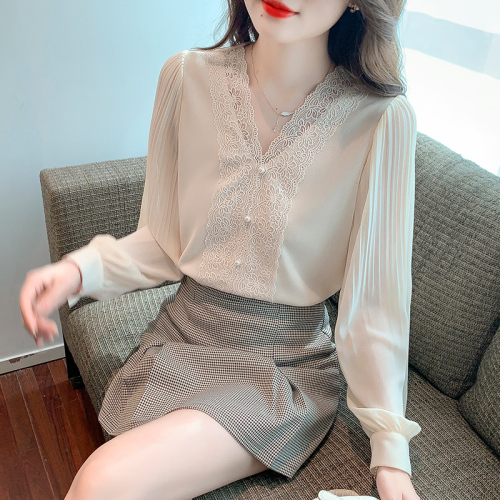 Qiuxin has been shipped❤Designful French niche thousand-layer three-dimensional lace embroidery v-neck shirt for women