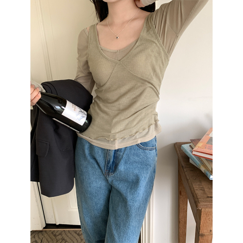 Actual shot of Korean version 2024 spring and summer slightly see-through v-neck long-sleeved vest stacked T-shirt niche retro casual slim top