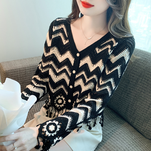 Real shot of retro tassel hollow striped sweater for women 2024 autumn new v-neck contrasting color loose long-sleeved top