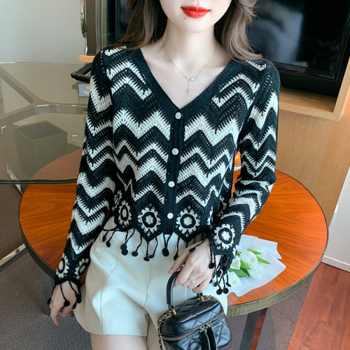 Real shot of retro tassel hollow striped sweater for women 2024 autumn new v-neck contrasting color loose long-sleeved top