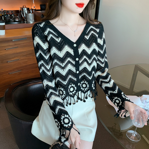 Real shot of retro tassel hollow striped sweater for women 2024 autumn new v-neck contrasting color loose long-sleeved top