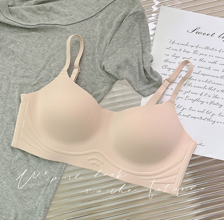 Thin, round, seamless underwear for women with big breasts, small breasts, gathered cloud-like one-piece cup, no rims, tube top girl bra
