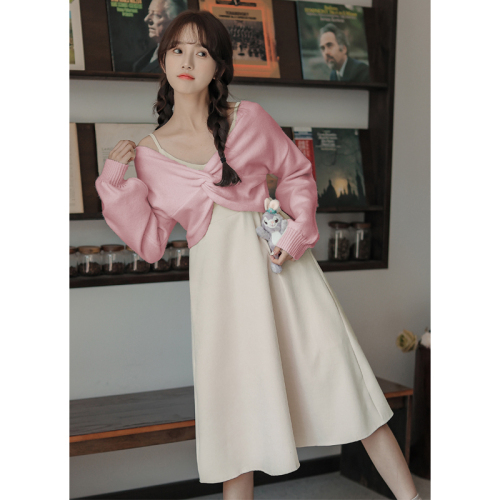 A set of no less than 137 real shot 2024 spring style gentle girly temperament suspender skirt sweater suit