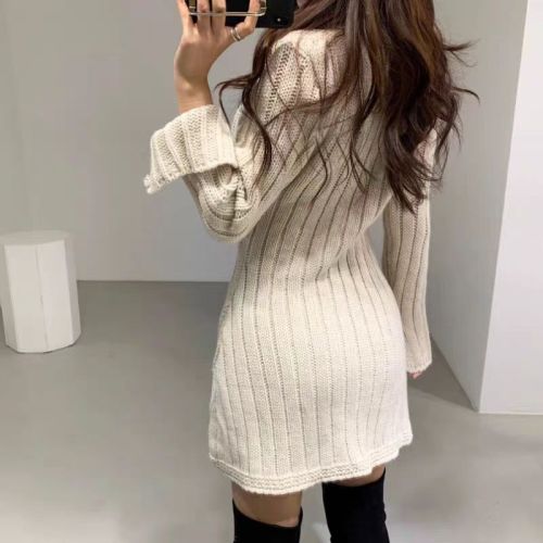 Korean chic temperament, light and mature style V-neck hemp pattern single-breasted knitted dress with slit cuffs design short skirt