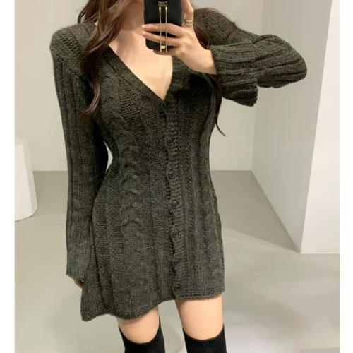 Korean chic temperament, light and mature style V-neck hemp pattern single-breasted knitted dress with slit cuffs design short skirt