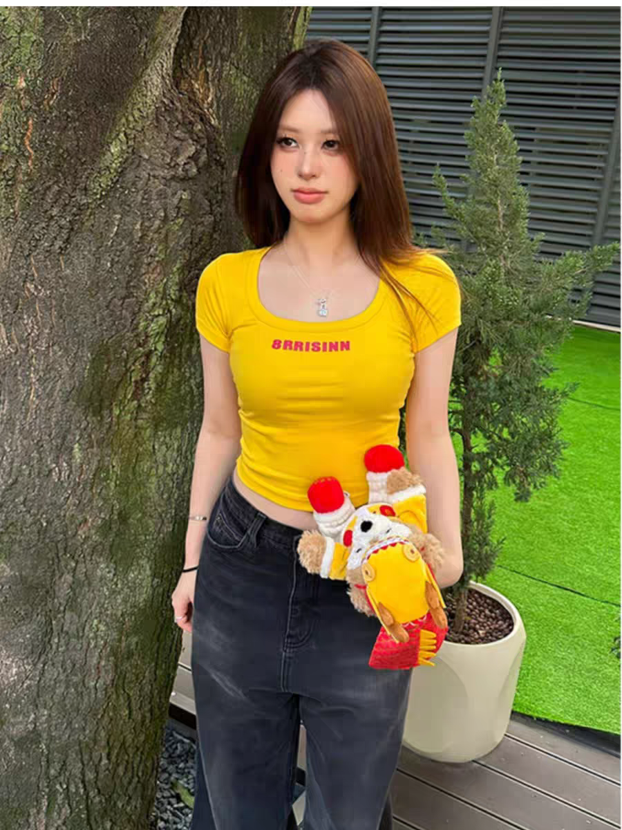 Combed cotton 210g 5 spandex~American retro yellow large neckline printed right shoulder short sleeve crop top