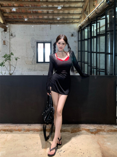 Actual shot of pure desire temperament, thin long-sleeved T-shirt, dress and suspender two-piece set