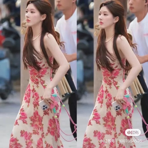 Celebrity Zhao Lusi's same style retro pure lust off-shoulder rose print oblique shoulder dress slimming holiday hip-covering long skirt