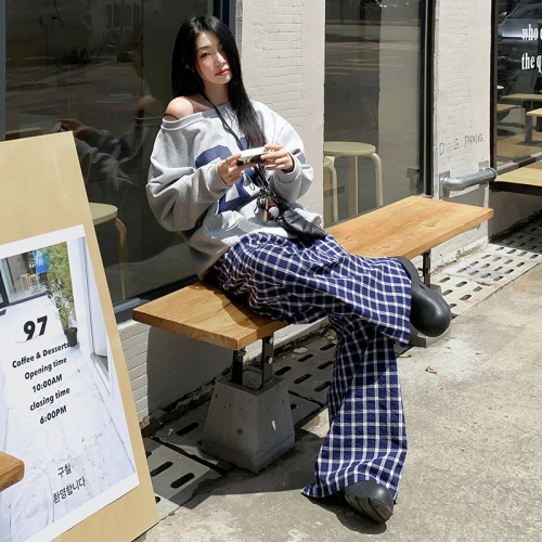 Actual shot of 24th ootd! New plaid pants for otakus, loose wide leg pants, lazy slimming plaid floor mopping pants