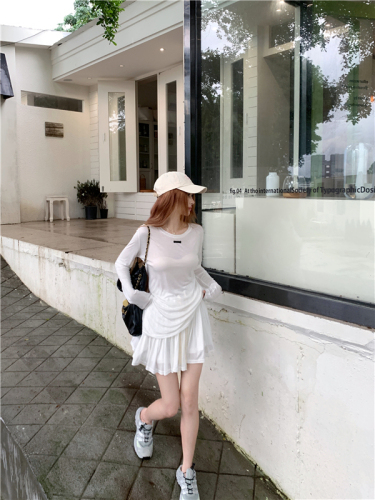 Real shot: Lazy thin long-sleeved knitted T-shirt top + high-waisted solid color short skirt casual suit