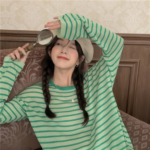 Loose and lazy striped long-sleeved T-shirt for women ins trendy summer 2024 new design niche ice silk sunscreen top