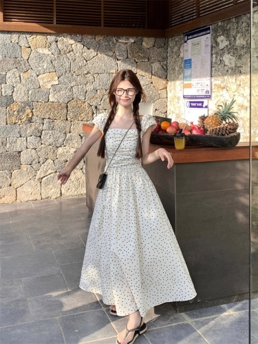 Square neck polka dot dress for women summer 2024 new tea break French super nice pear-shaped figure waist long skirt