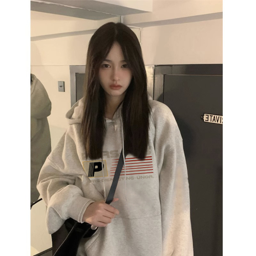 Official picture of American retro vintage sweatshirt for women in autumn and winter plus velvet hooded oversize lazy style jacket