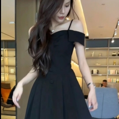 Tian Jiang women's temperament one-shoulder little black dress with suspenders