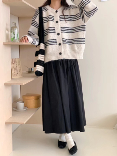 外贸款Short contrasting striped knitted cardigan jacket for