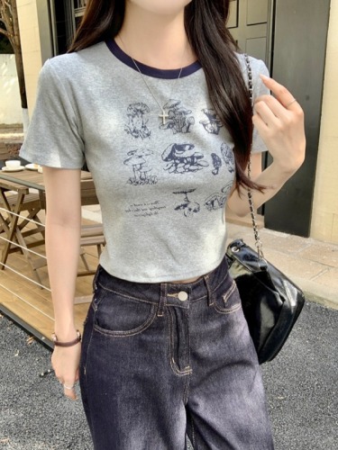 Real shot of Korean style short hot girl T-shirt 2024 summer slim round neck chic sweet and spicy style short-sleeved top for women