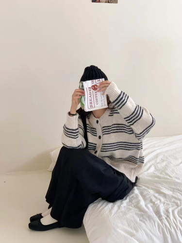 外贸款Short contrasting striped knitted cardigan jacket for