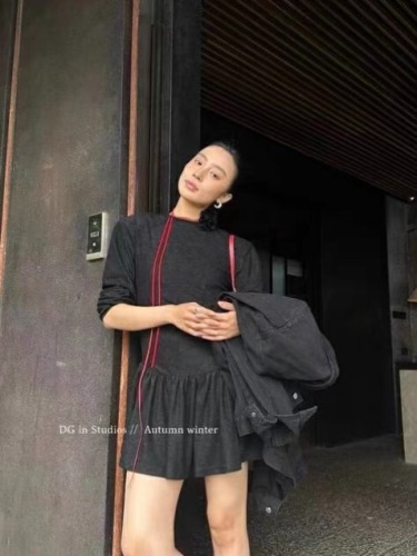 DG Fashion Waist Slimming Long Sleeve Dress 2024 Early Autumn New Solid Color Round Neck Puff Skirt Bottoming Short Skirt